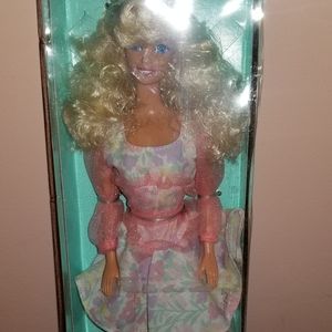 2 barbies